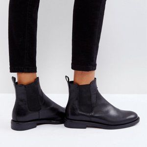 Vagabond Women's Black Amina Leather Chelsea Boots EU39/US Women's 8.5